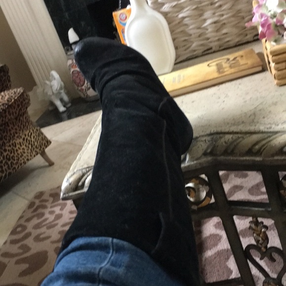 Gunmetal black suede boots - Picture 4 of 11